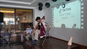 Ingl&eacute;s, creatividad y talento en el TikTok Awards Final Contest