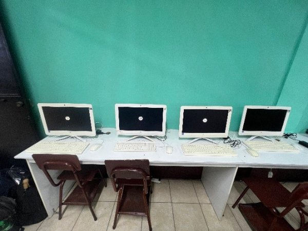 Donación de computadoras al Instituto Nacional de Educación Básica INEB Jornada vespertina